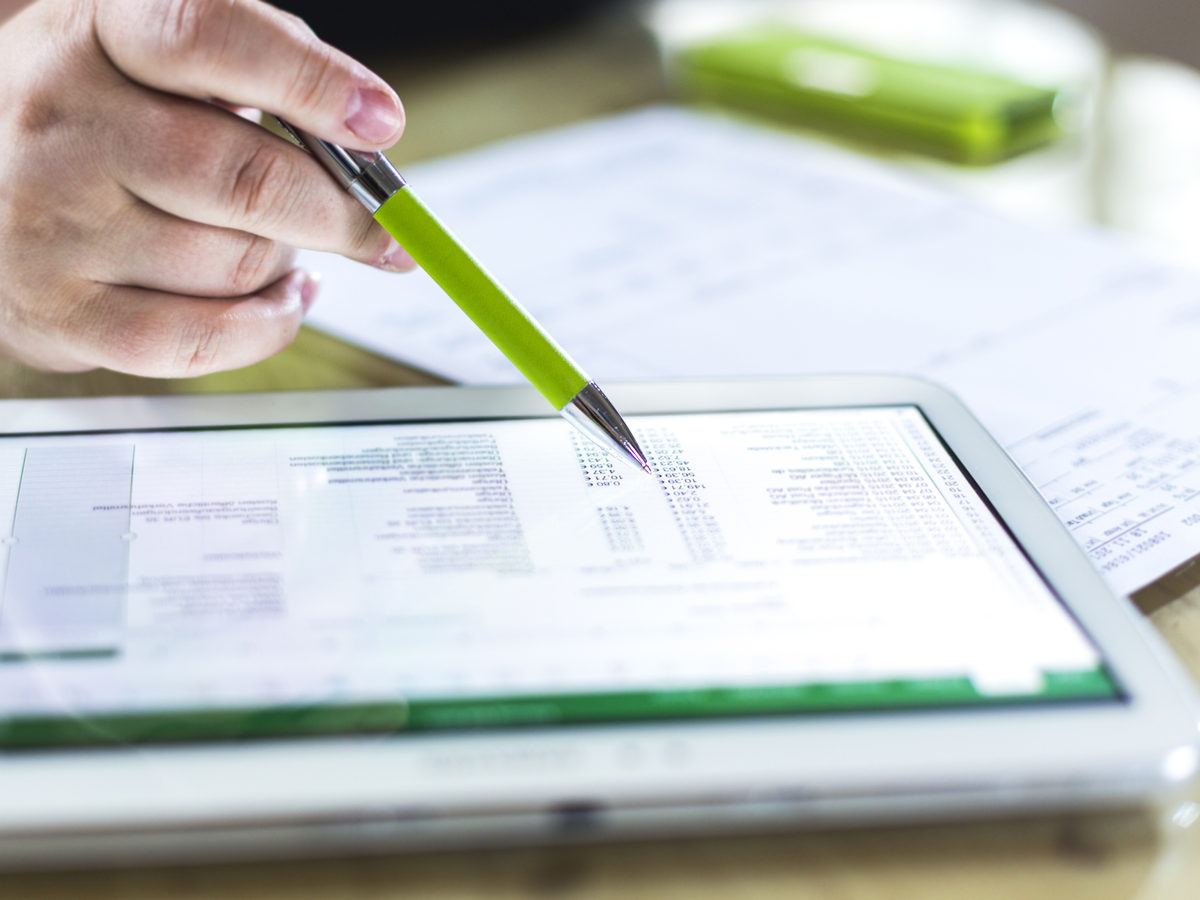 Accounting on a tablet computer